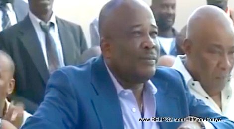 ex Haiti Senator Simon Dieuseul Desras in a press conference with the opposition