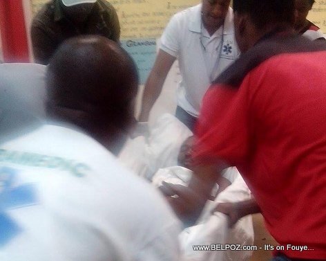Paramedics vini cheche depute Arnel Belizaire mennen Lopital